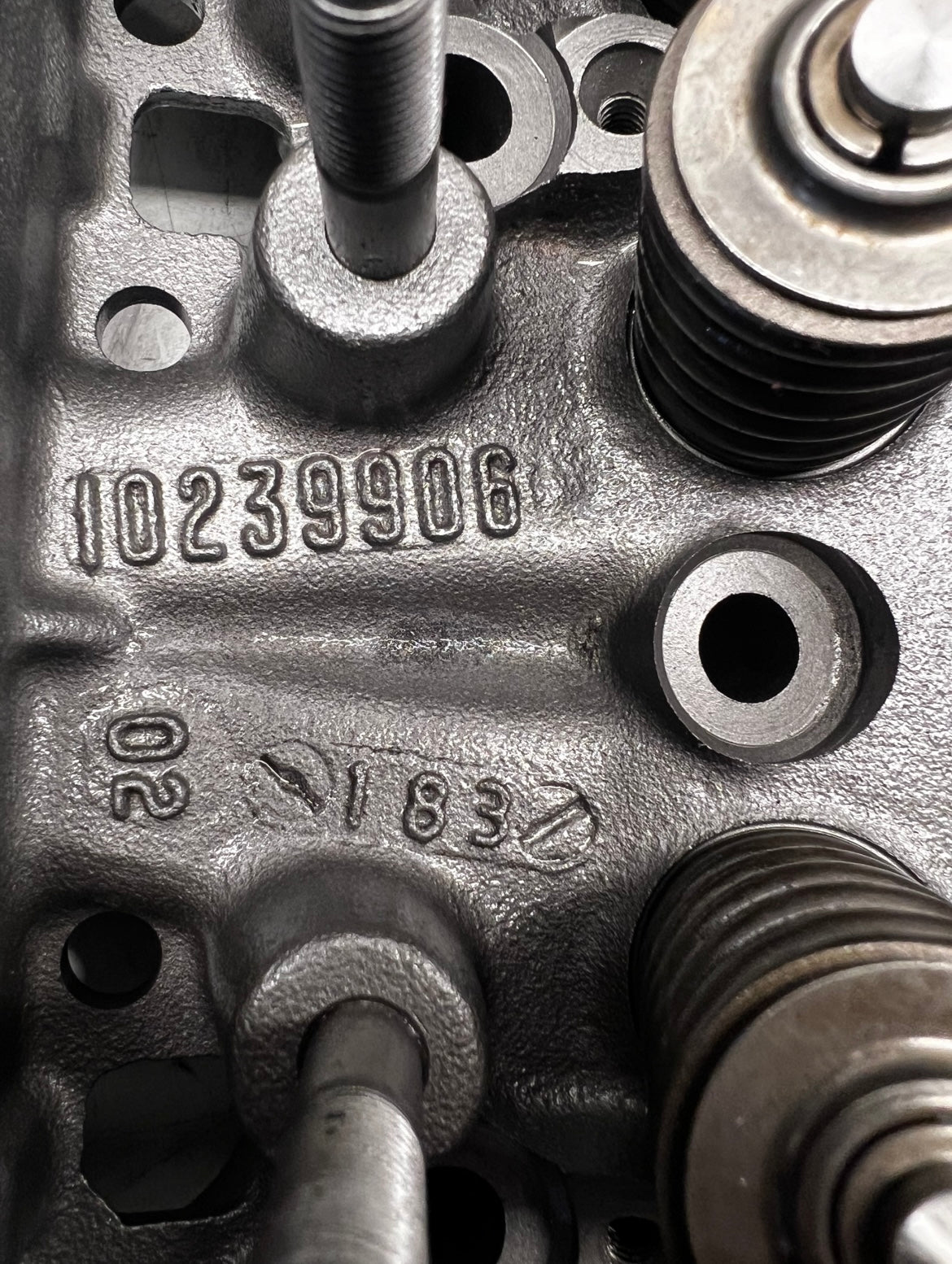 Casting number  view of GM 350 casting #906 Vortec