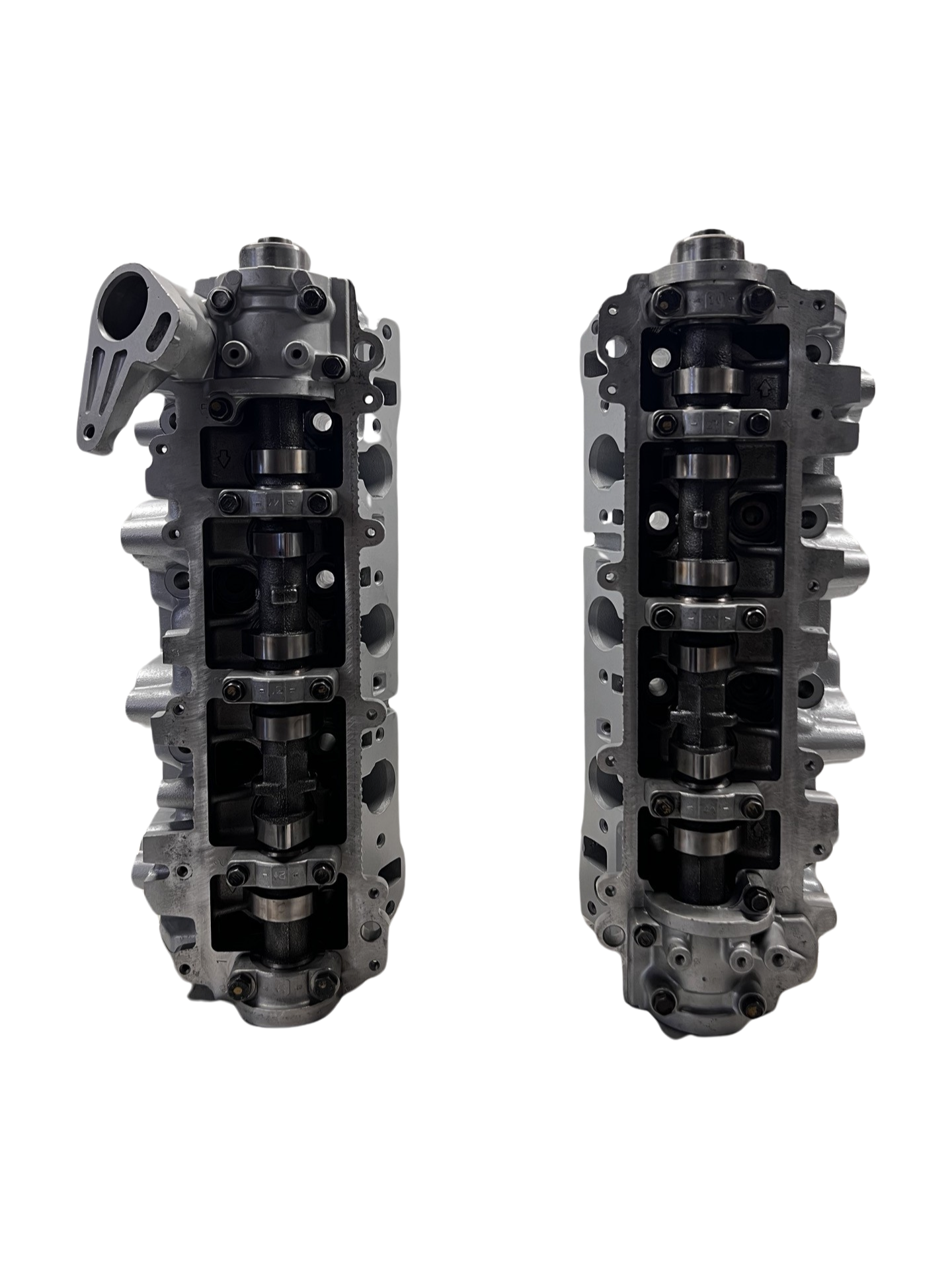 Top of the cylinder heads Toyota 3.0L 3VZ SOHC